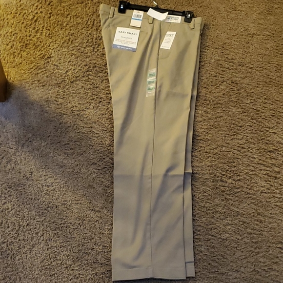 Dockers® Men's Straight Fit Easy Khaki with Stretc - Picture 4 of 5